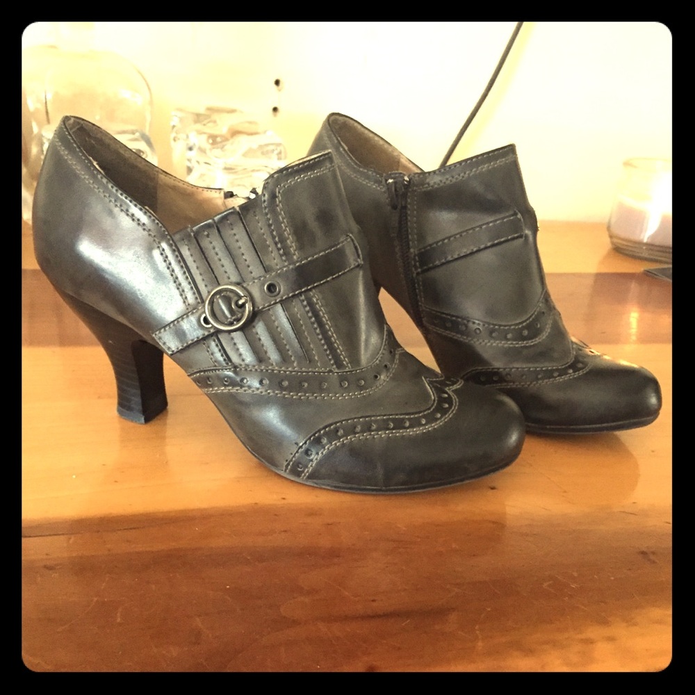 Unique booties - grayish Brown